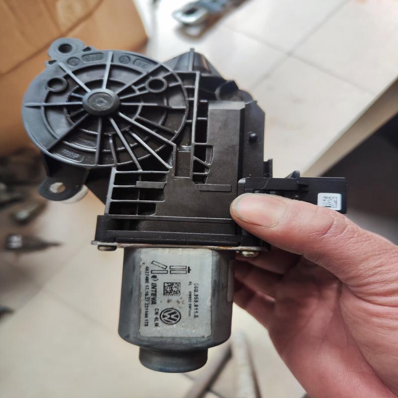 议价新款帕萨特升降器电机 左后 56D 959 811B