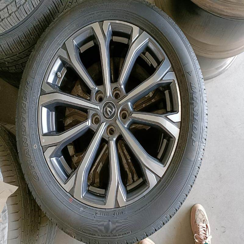 议价19寸长安c s75plus轮毂轮胎 原车拆车件