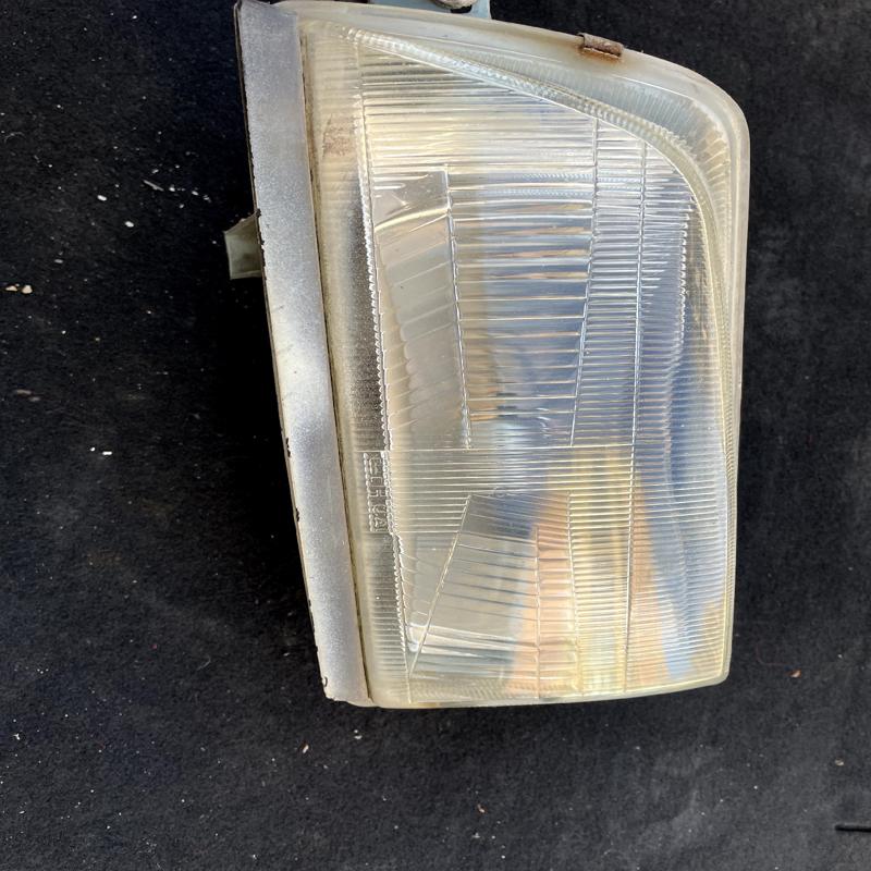 议价夏利7101原厂玻璃大灯Lihua，左侧L卡扣完整运费顺