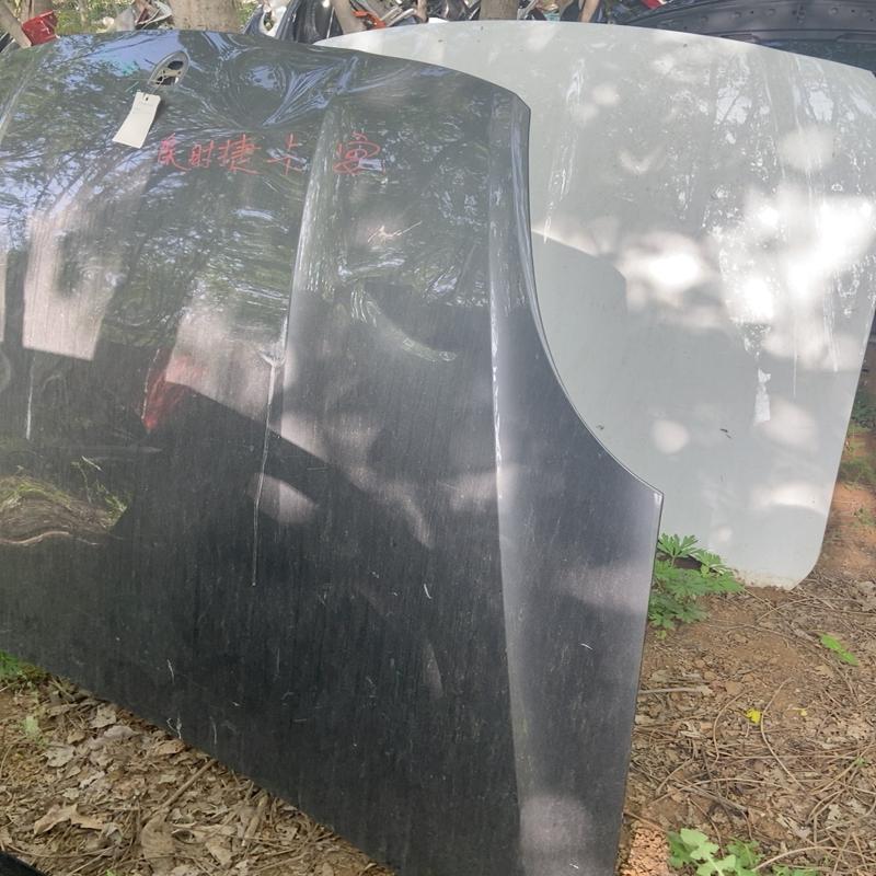 议价保时捷卡宴机盖！满大街都是