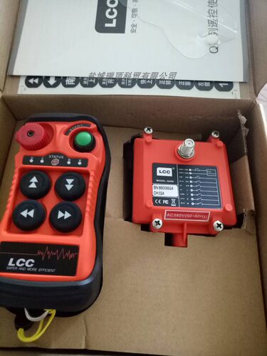 LCC带急停遥控器Q400型四路电动葫芦行车天车起重机无线遥控器