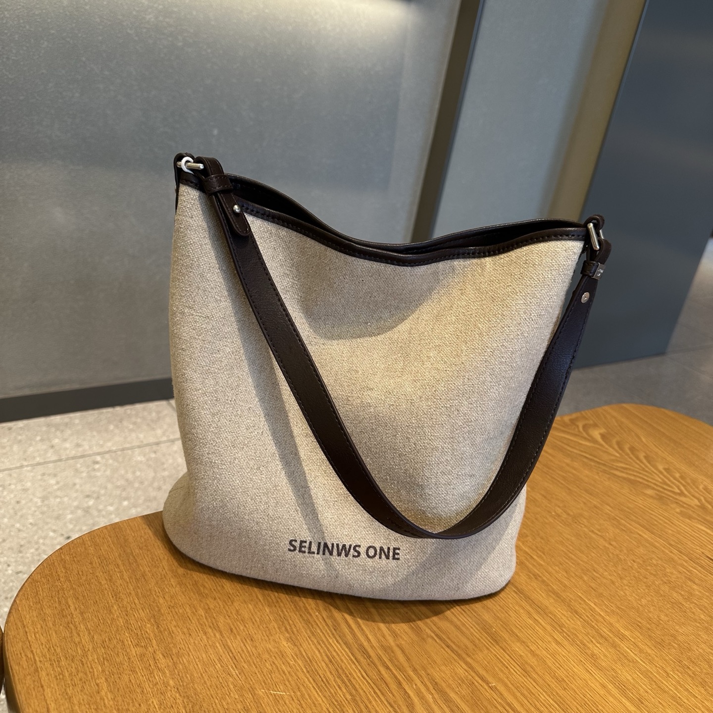 复古亚麻拼接牛皮水桶包大容量