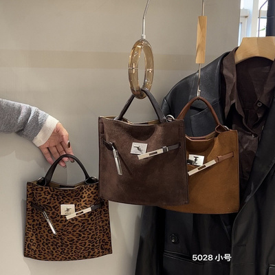 秋冬新款磨砂牛皮休闲手提斜挎包