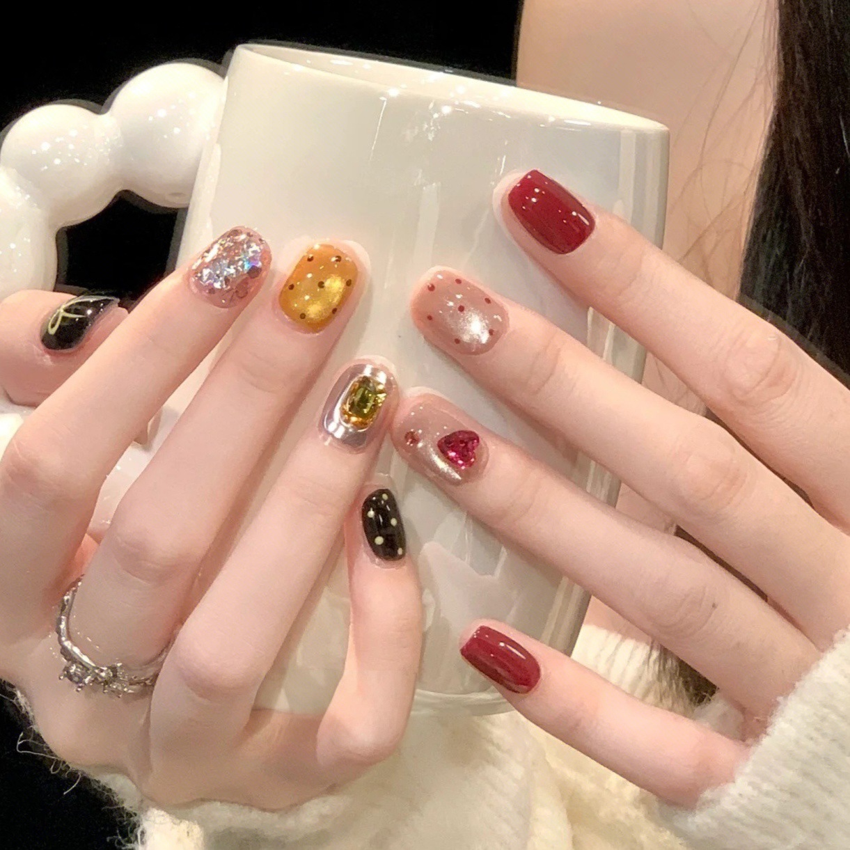 纯手工穿戴甲高级感爆闪猫眼炫彩显白甜美小红书同款美甲工厂