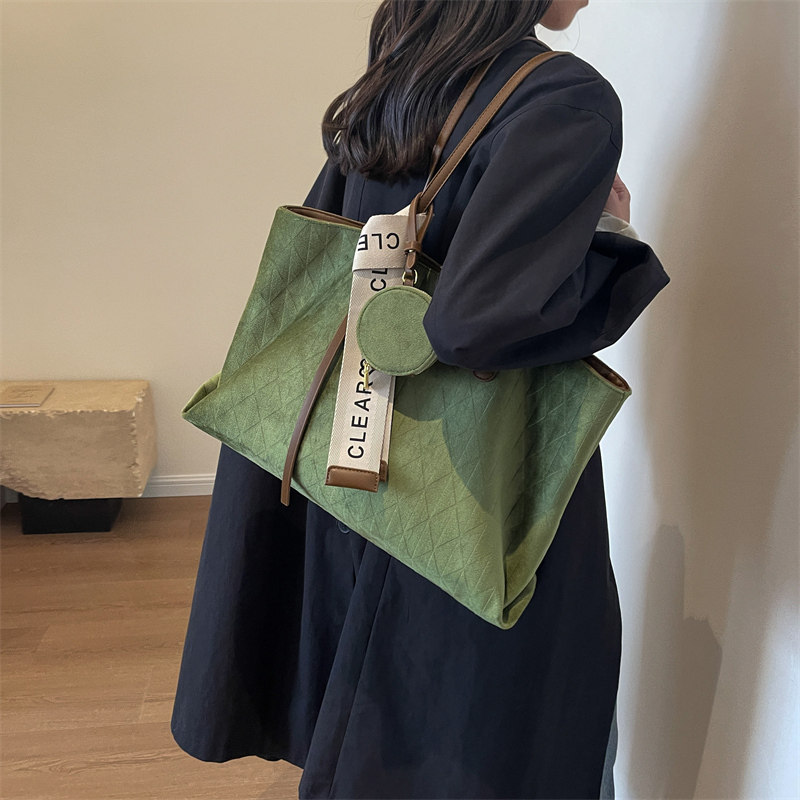 小众牛油果绿包超火托特包女日常通勤百搭包包大学生上课包推特包
