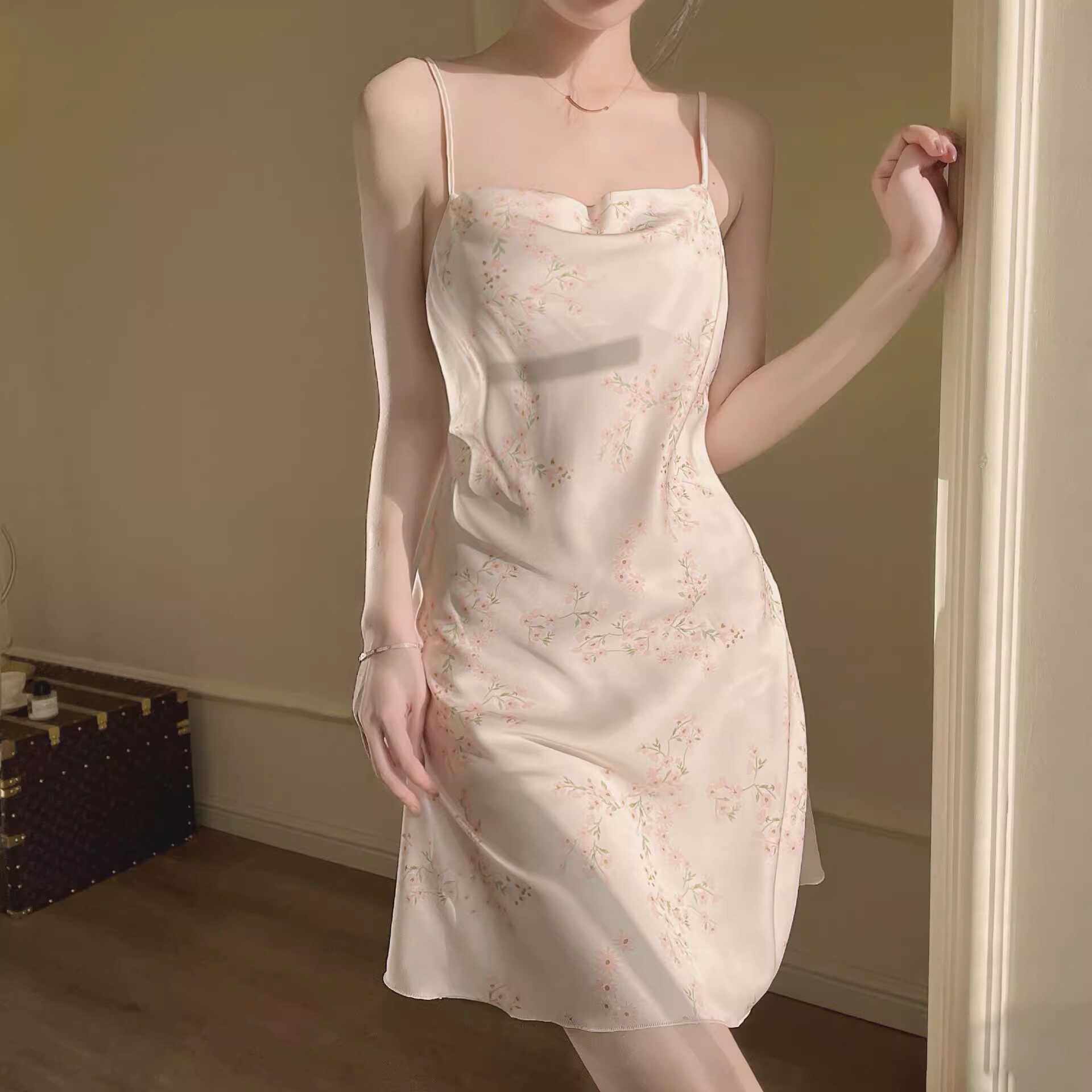 冰丝睡衣女士春秋夏季高级感纯欲性感碎花荡领吊带睡裙法式家居服