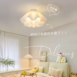 北欧阳台过道LED简约奶油新款卧室吊灯网红花朵儿童房现代公主风