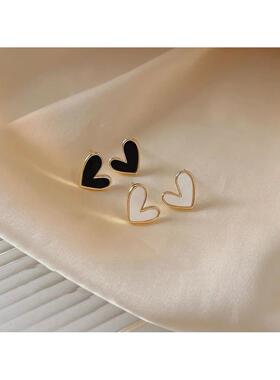 2023 Simple Small Black Heart Stud Earrings For Women Cute G