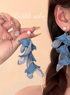 Bubble Sake雾蓝海浪 超仙夸张花瓣流苏耳环女高级感度假绝美耳饰