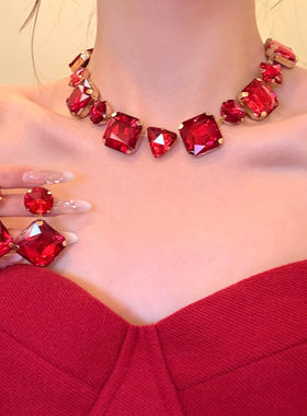 明艳女主红色满钻方糖宝石项链