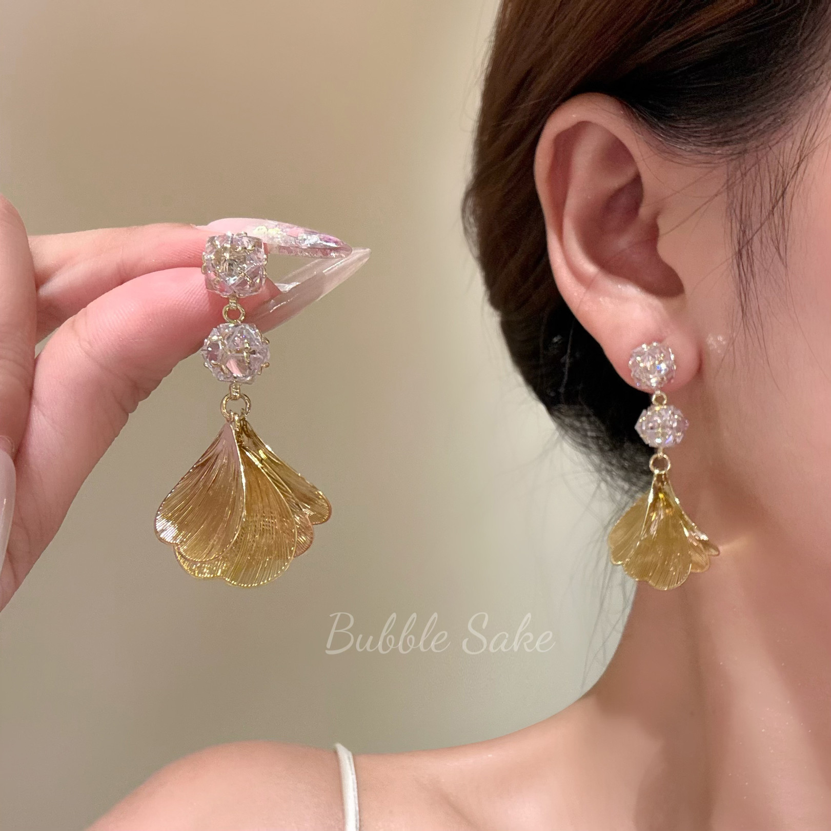 星光熠熠金色拉丝花瓣耳环