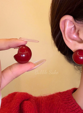 新年氛围  红色复古珍珠耳钉秋冬轻奢高级感过年气质显白耳环耳饰