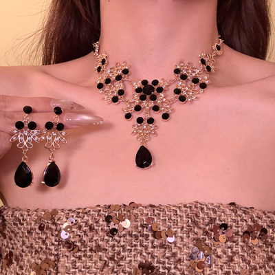 黑茶罗曼史宫廷风黑色水晶项链