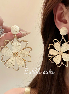 Bubble Sake热恋岛屿 度假风编织花朵耳环女海边出游耳饰拍照配饰