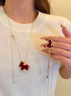 福满小马！红色丝绒飞马吊坠项链