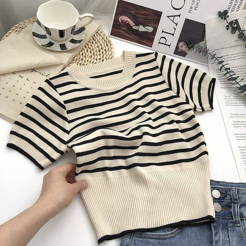 现货黑白拼色条纹短款圆领套头针织衫女韩版简约休闲风薄款上衣潮,女装/女士精品,毛针织衫,淘宝优惠券,粉丝福利购,淘宝优惠卷