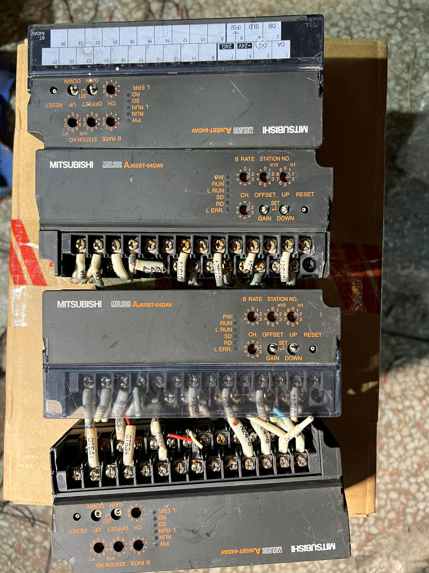 CC-LINK三菱AJ65BT-64DAV 可编程控制器