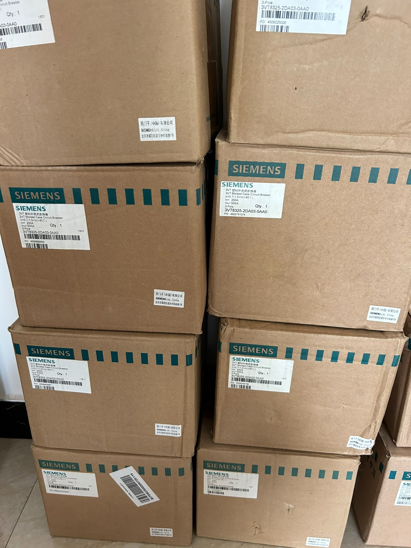 西门子塑壳断路器3VT8325-2DA03-0AA0 剩下9