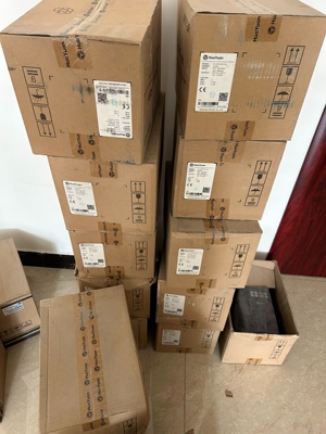 华远变频器S1-4T0055 打包出数量10几个