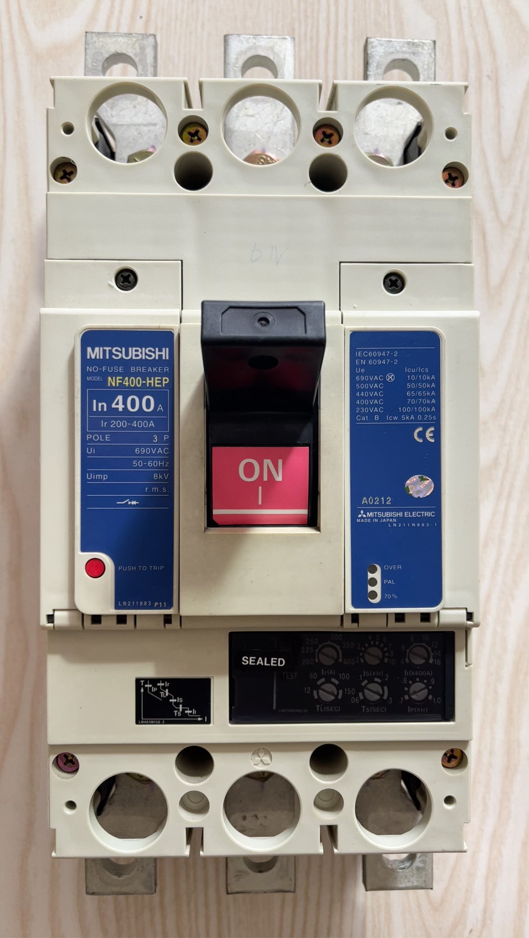 三菱 塑壳断路器 NF400-HEP，400A，九成新，带铜
