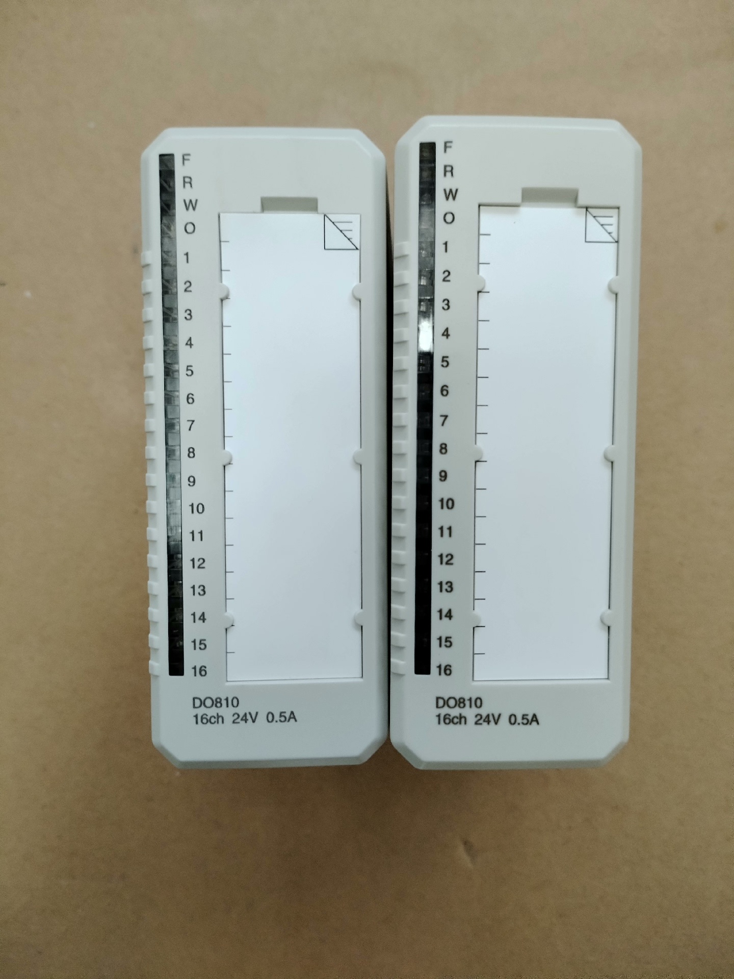 ABB模块，型号DO810，全新原装，功能完好。