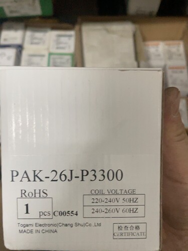 日本户上接触器PAK-26J-P3300 220v 9个打包