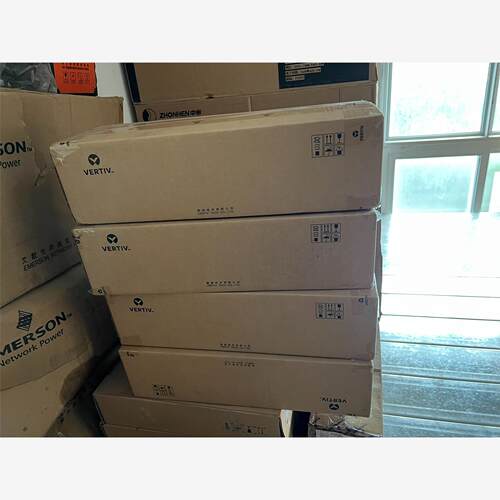 全新原包装维谛R48-3000e3电源模块，实物拍摄。议价