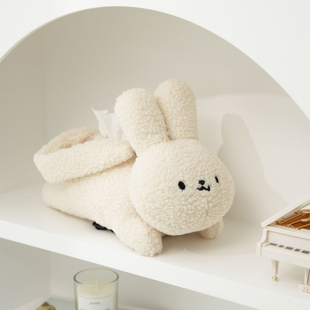 漂亮可爱兔子车载纸巾盒2025新款创意车内装饰扶手箱车挂式抽纸盒