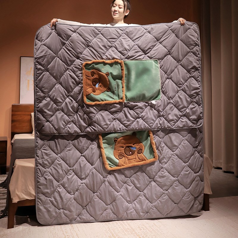 卡皮巴拉车载抱枕被子两用办公室午睡枕头毯子二合一车.用折叠靠