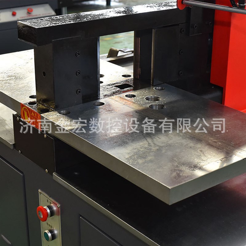 现货母线加工机 多功能冲孔剪切折F弯三工位闭式数控母线加工机