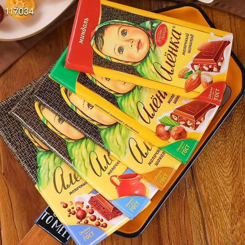 俄罗斯原装进口爱莲巧大头娃娃90克榛子杏仁牛奶原汽泡纯可巧克力