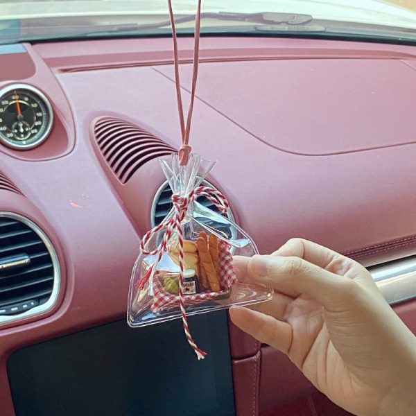 钥匙扣包包挂饰袋子车载挂件创意开心果小众汽车摆件一法棍面包