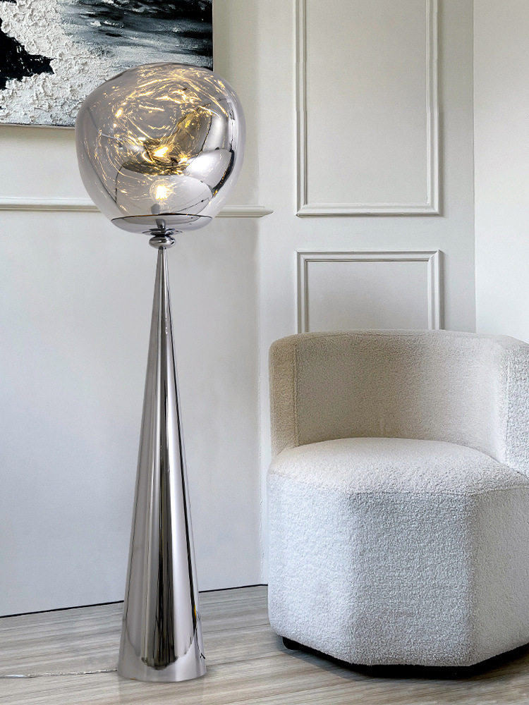 设计师后现代轻奢客厅沙发旁卧室书房装饰个性意式网红熔岩落地灯