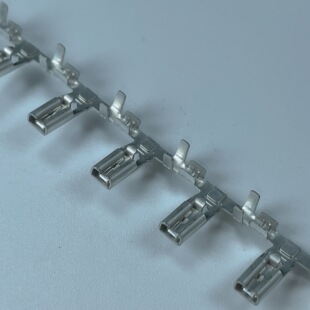 2.8mm旗形插簧连带自锁110型直带链式 接线端子5000卷