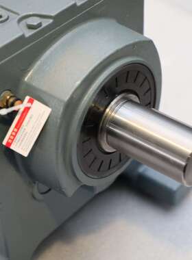 减速机R97系列减速机斜齿轮减速机青岛华科减速机