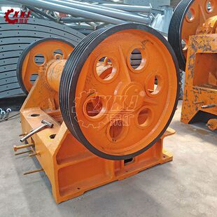 厂家供应150*250鄂式破碎机小型碎石机矿山用破石机