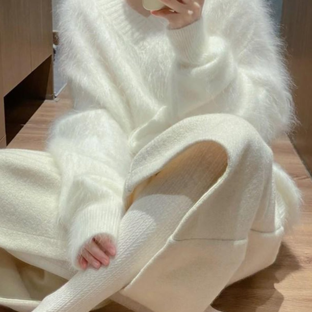 软糯慵懒风白色v领水貂绒毛衣女秋冬高级感奶fufu马海毛针织衫厚