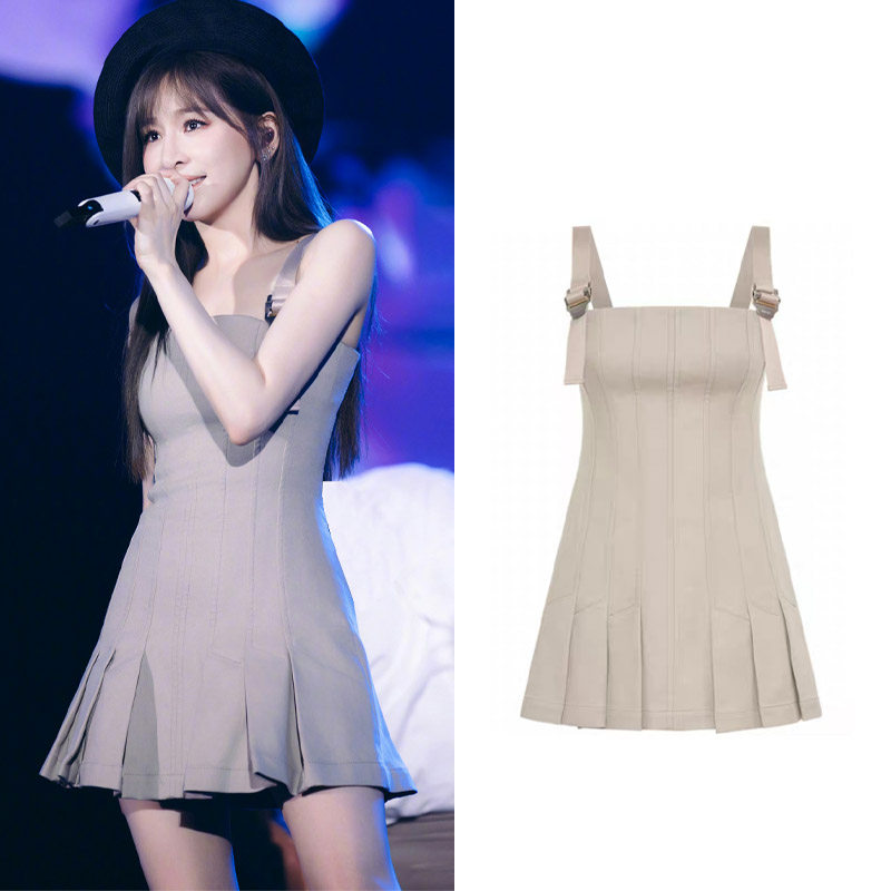 王心凌同款灰色背带吊带连衣裙女夏设计感收腰修身a字百褶短裙子