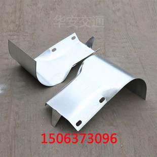 高速公路波形护栏端头 防撞双波护栏板弯头镀锌喷塑配件厂家