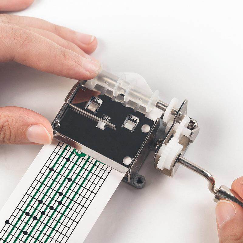 爆款15音手摇纸带机芯20音dy谱曲0音八音盒配件创意音乐盒送打孔