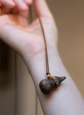 沉香葫芦吊坠古风新中式百搭寓意吉祥本命年男女项链简约新年礼物