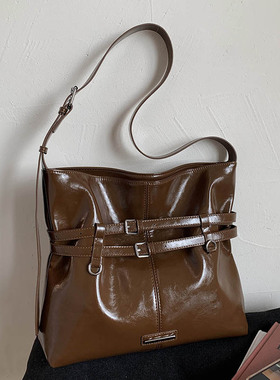 BENL韩国小众机车包2025秋冬新款单肩水桶包大容量复古斜挎托特