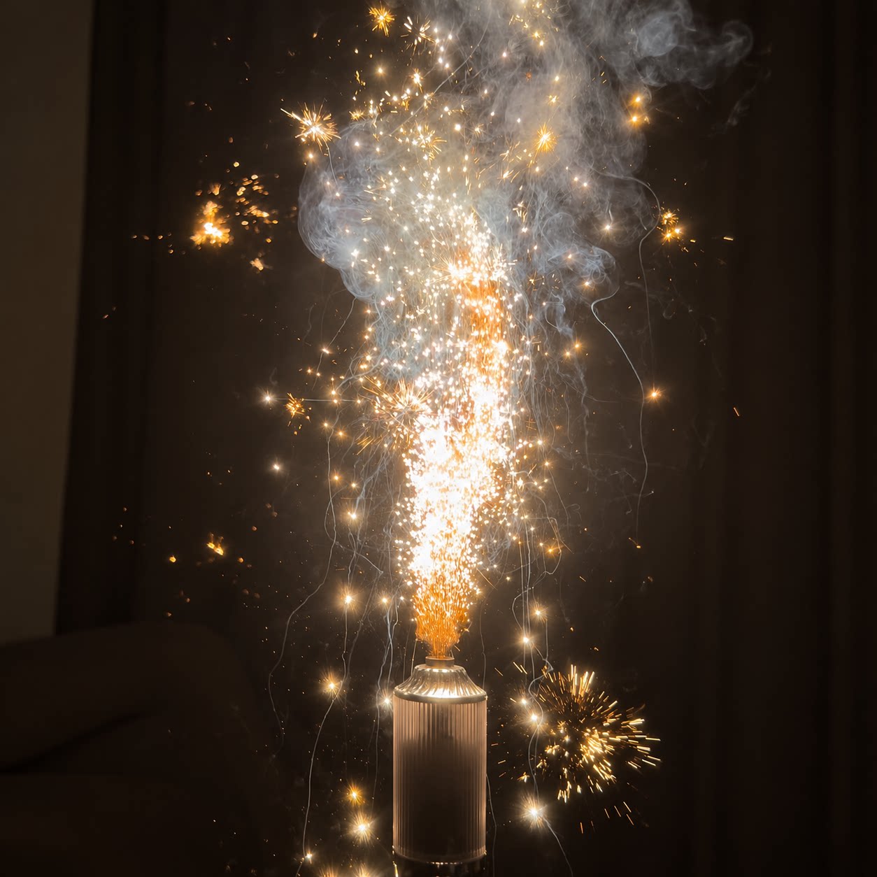 手持电子烟花棒跨年生日派对浪漫拍照道具求婚表白氛围布置神器