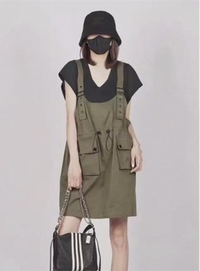 设计感套装女2024夏季背带裙连衣裙短裙半身工装裙+Ut恤两件套新