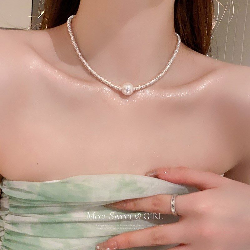 碎银形吊坠珍珠项链2024新款爆款毛衣链女轻奢小众锁骨链颈链配饰