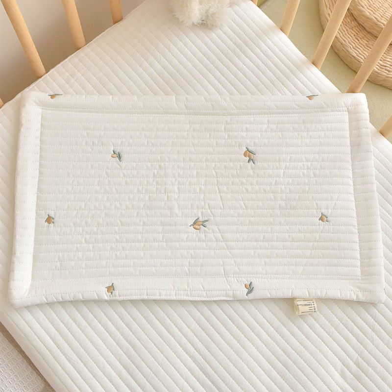 婴儿枕垫新生儿A类纯棉绗缝卡通刺绣平枕0-12月T防吐奶四季款枕垫