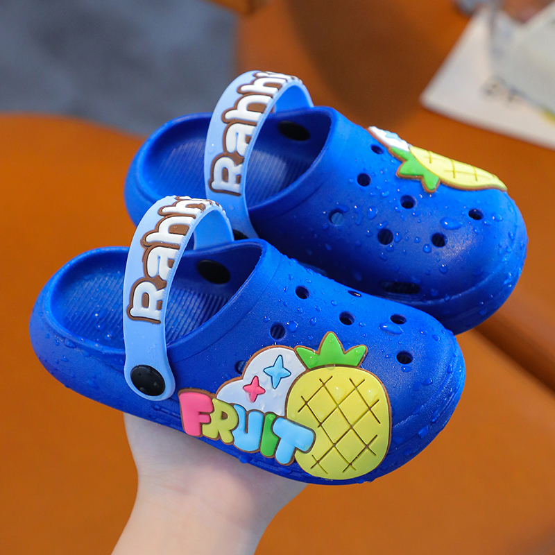 儿童洞洞鞋女孩2023新款夏季防滑卡通软底外穿凉鞋可爱洗澡凉拖鞋