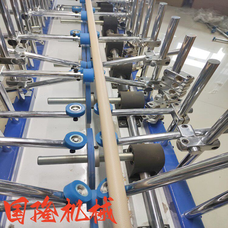 国隆 踢脚线 格栅移门型材包覆机 铝合金木纹纸集成墙板贴膜机