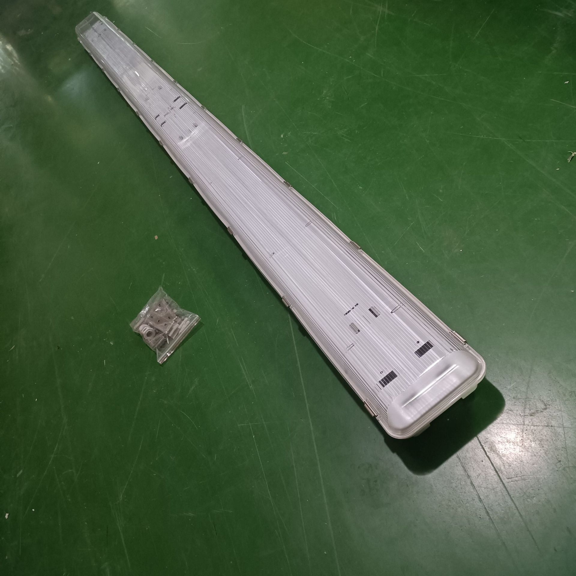 FA8LED三防灯外壳2.4米双管
