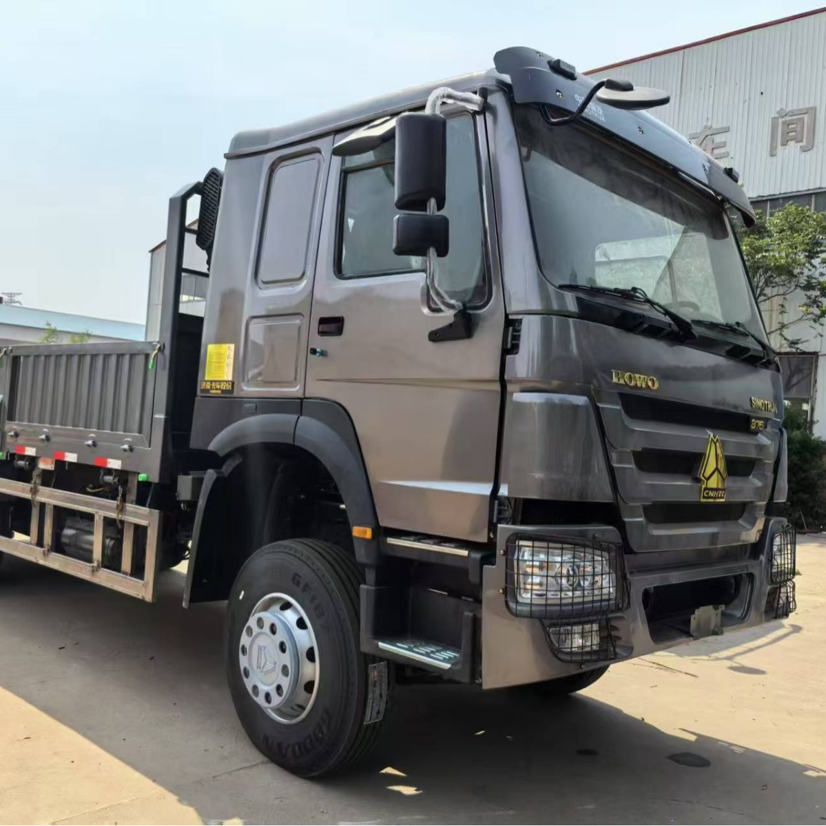 豪沃7.2米6×4载货车20吨